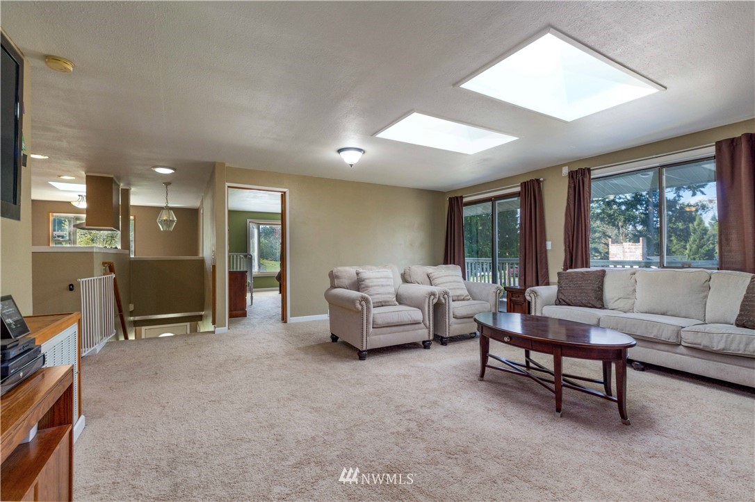 4651 Southeast Foss Road Port Orchard, WA 98366 - Photo 4 of 24 Gallery Image 4