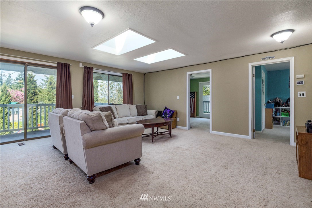 4651 Southeast Foss Road Port Orchard, WA 98366 - Photo 5 of 24 Gallery Image 5