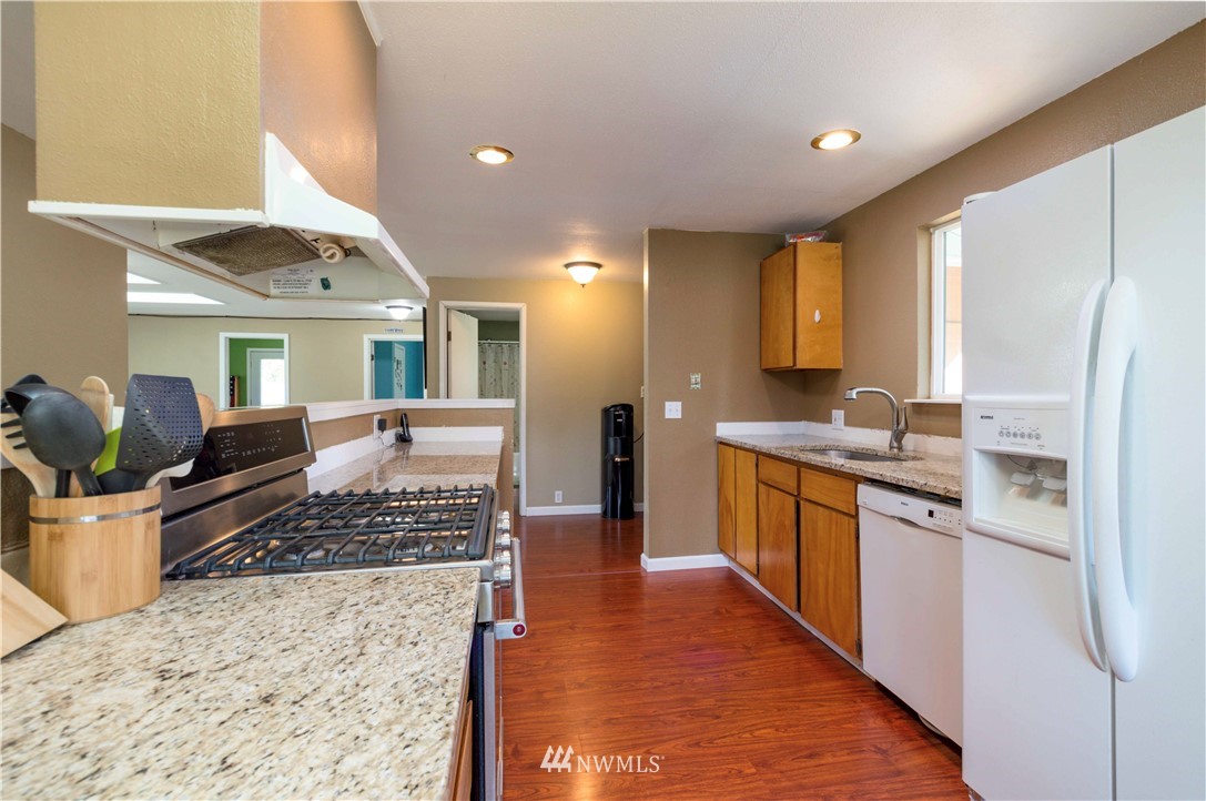 4651 Southeast Foss Road Port Orchard, WA 98366 - Photo 6 of 24 Gallery Image 6