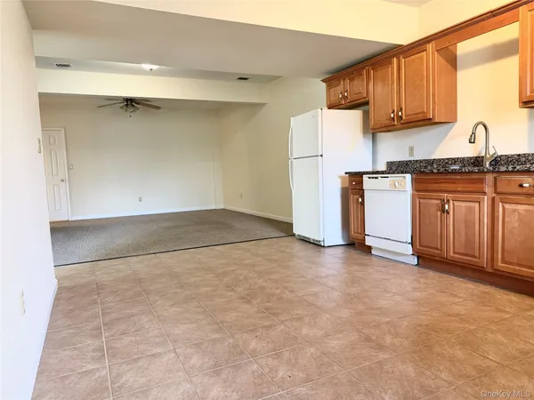 $2,100 | 105 North Montgomery Street, Unit B2 7, Walden, NY 12586