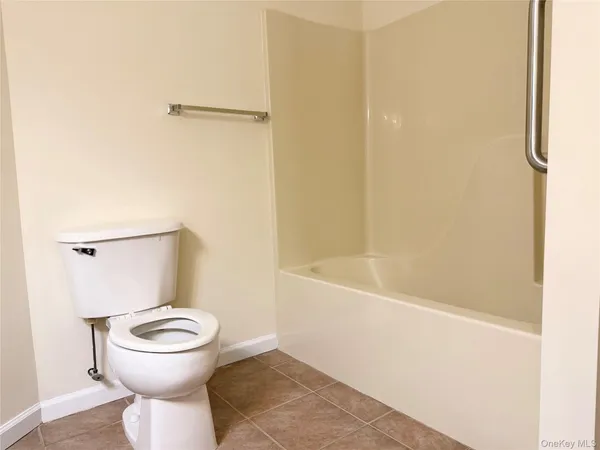 $2,100 | 105 North Montgomery Street, Unit B2 7, Walden, NY 12586