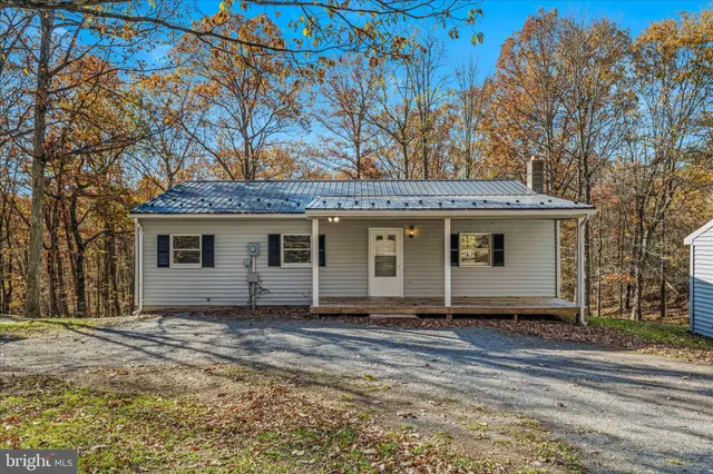 $1,900 | 438 Gloyd Lane, Great Cacapon, WV 25422