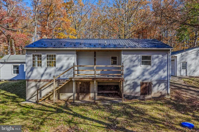 $1,900 | 438 Gloyd Lane, Great Cacapon, WV 25422