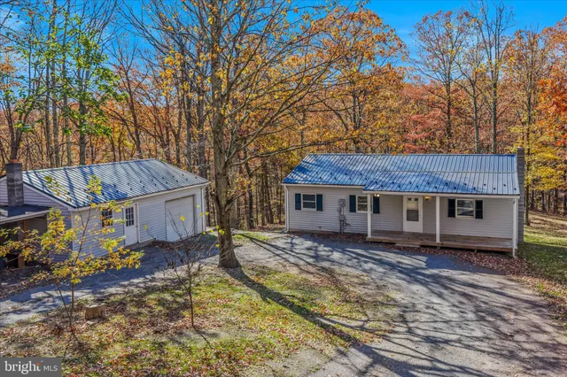 $1,900 | 438 Gloyd Lane, Great Cacapon, WV 25422