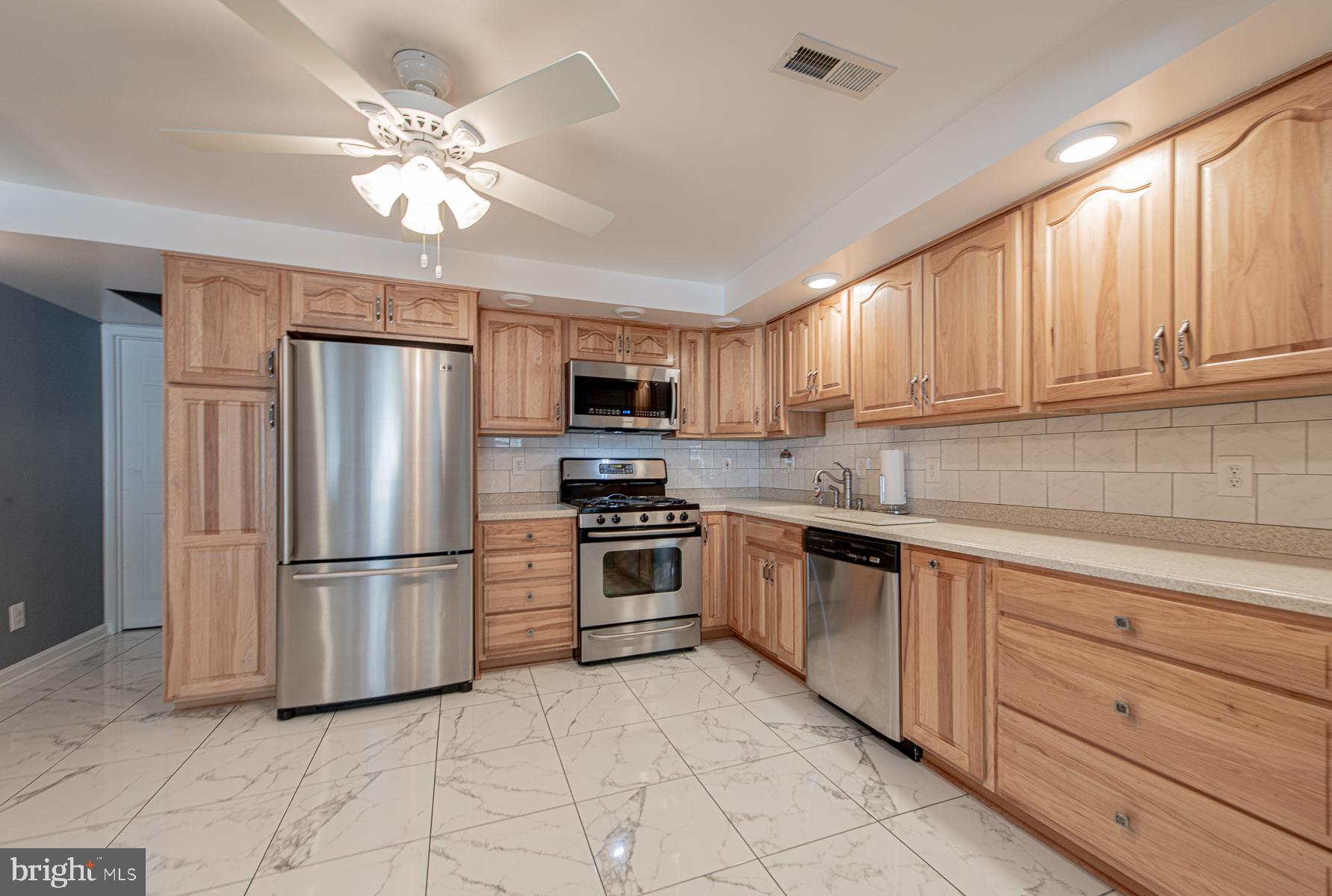 2350 Searles Road Baltimore, MD 21222 - Photo 21 of 34