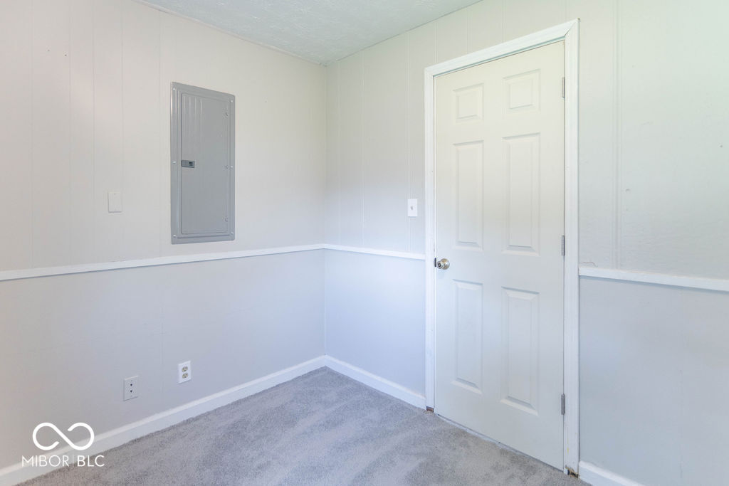 212 West Banta Road Indianapolis, IN 46217 - Photo 26 of 35 Gallery Image 26