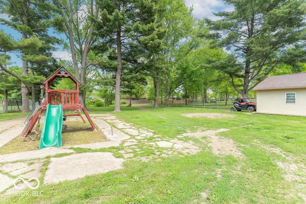 212 West Banta Road Indianapolis, IN 46217 - Photo 32 of 35 Gallery Image 32