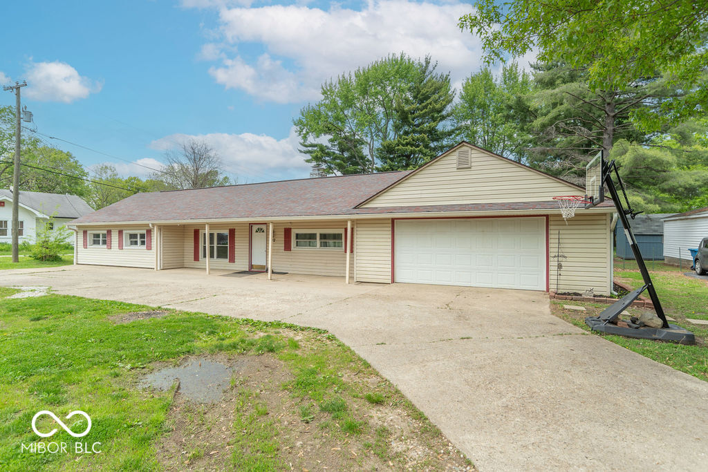 212 West Banta Road Indianapolis, IN 46217 - Photo 5 of 35 Gallery Image 5
