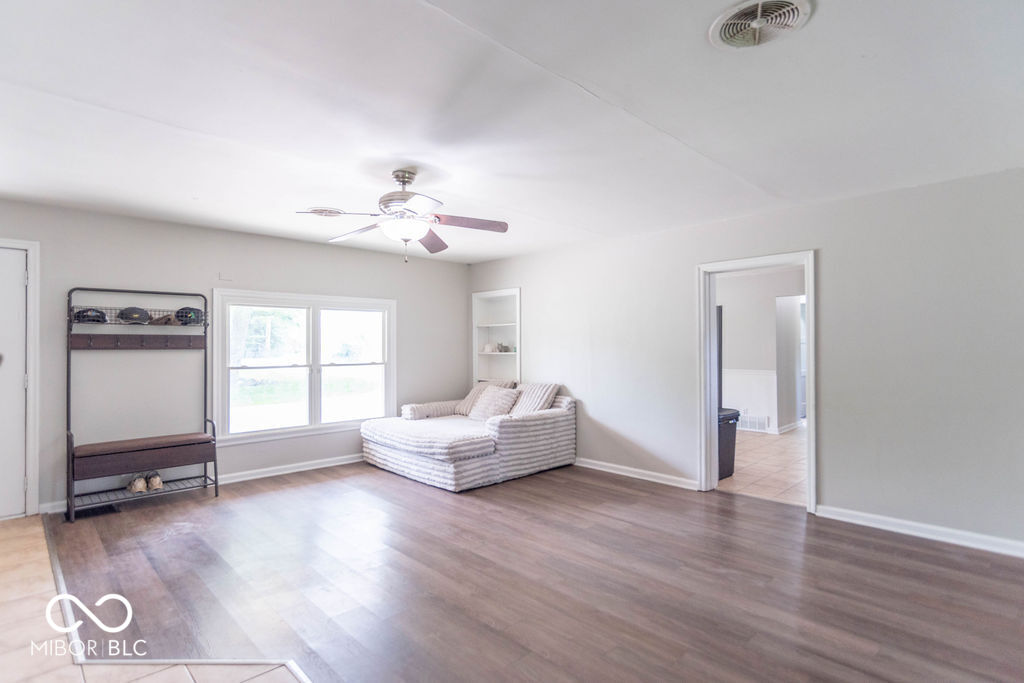 212 West Banta Road Indianapolis, IN 46217 - Photo 7 of 35 Gallery Image 7