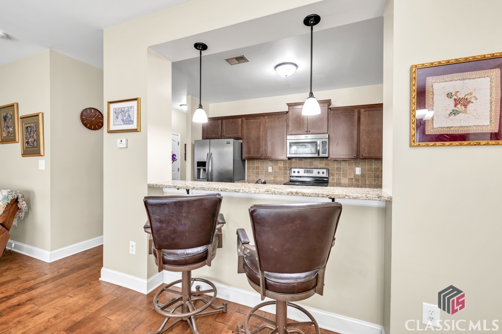 1102 Blackstone Way Atlanta, GA 30339 - Photo 18 of 43 Bar Area