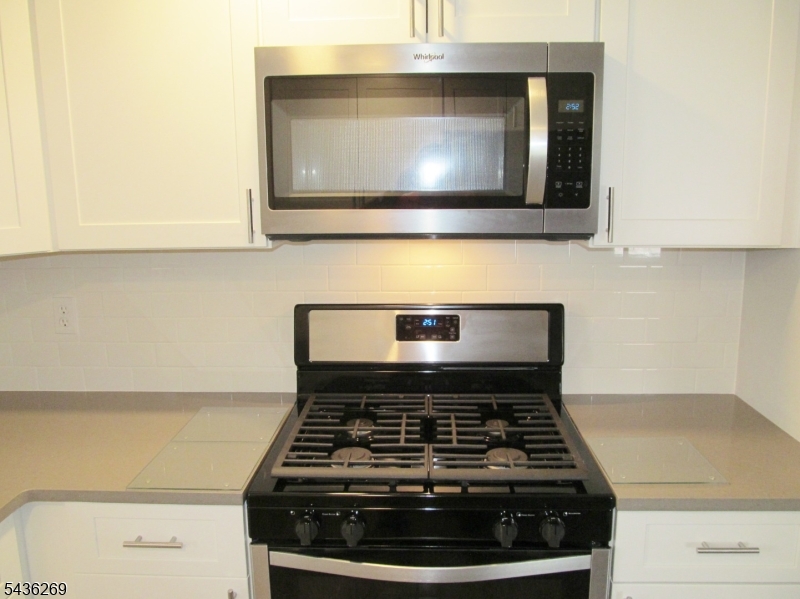 11 Meehan Avenue Raritan, NJ 08869 - Photo 4 of 10