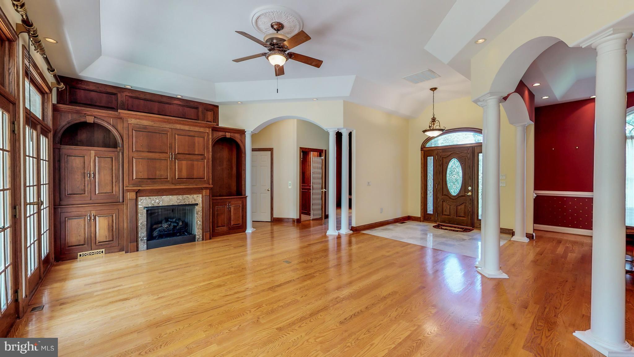 275 Locust Dale Road Front Royal, VA 22630 - Photo 4 of 41 Living room with hardwood floors