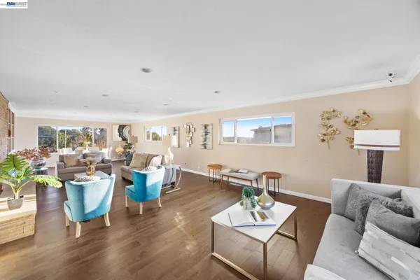 $1,325,000 | 2245 Sol Street, Castro Valley, CA 94578