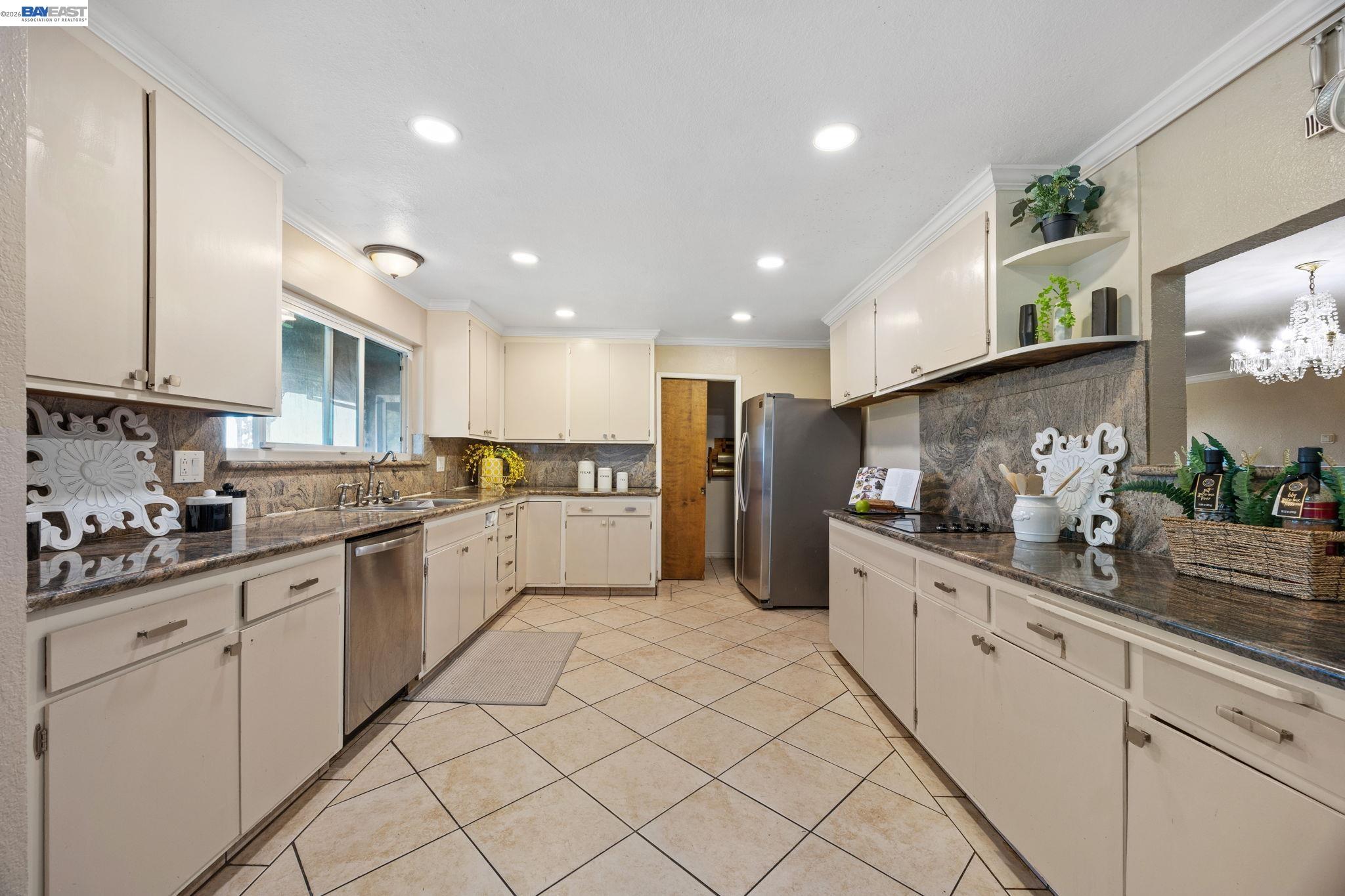 2245 Sol Street Castro Valley, CA 94578 - Photo 25 of 36