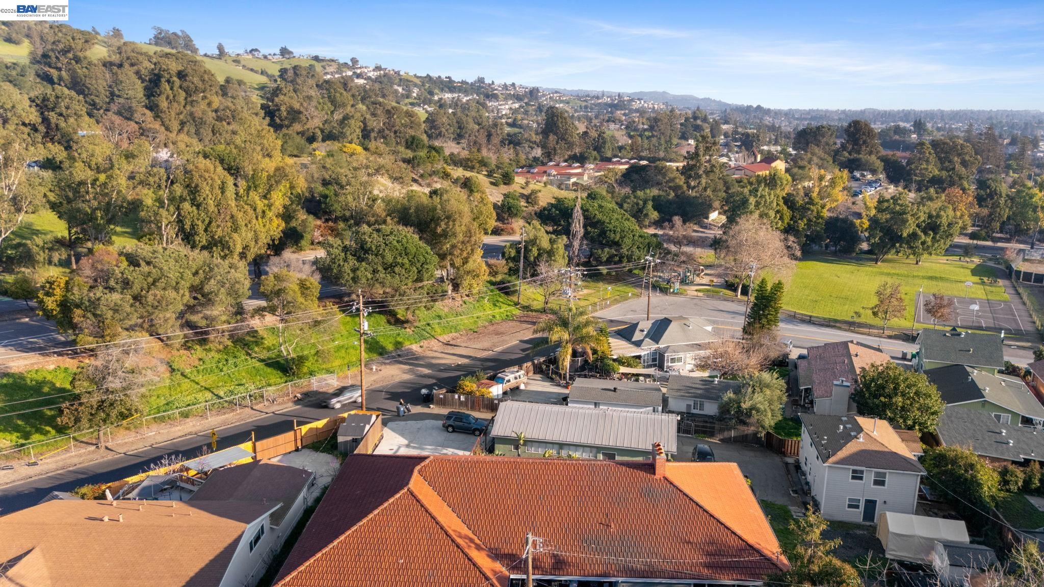 2245 Sol Street Castro Valley, CA 94578 - Photo 4 of 33