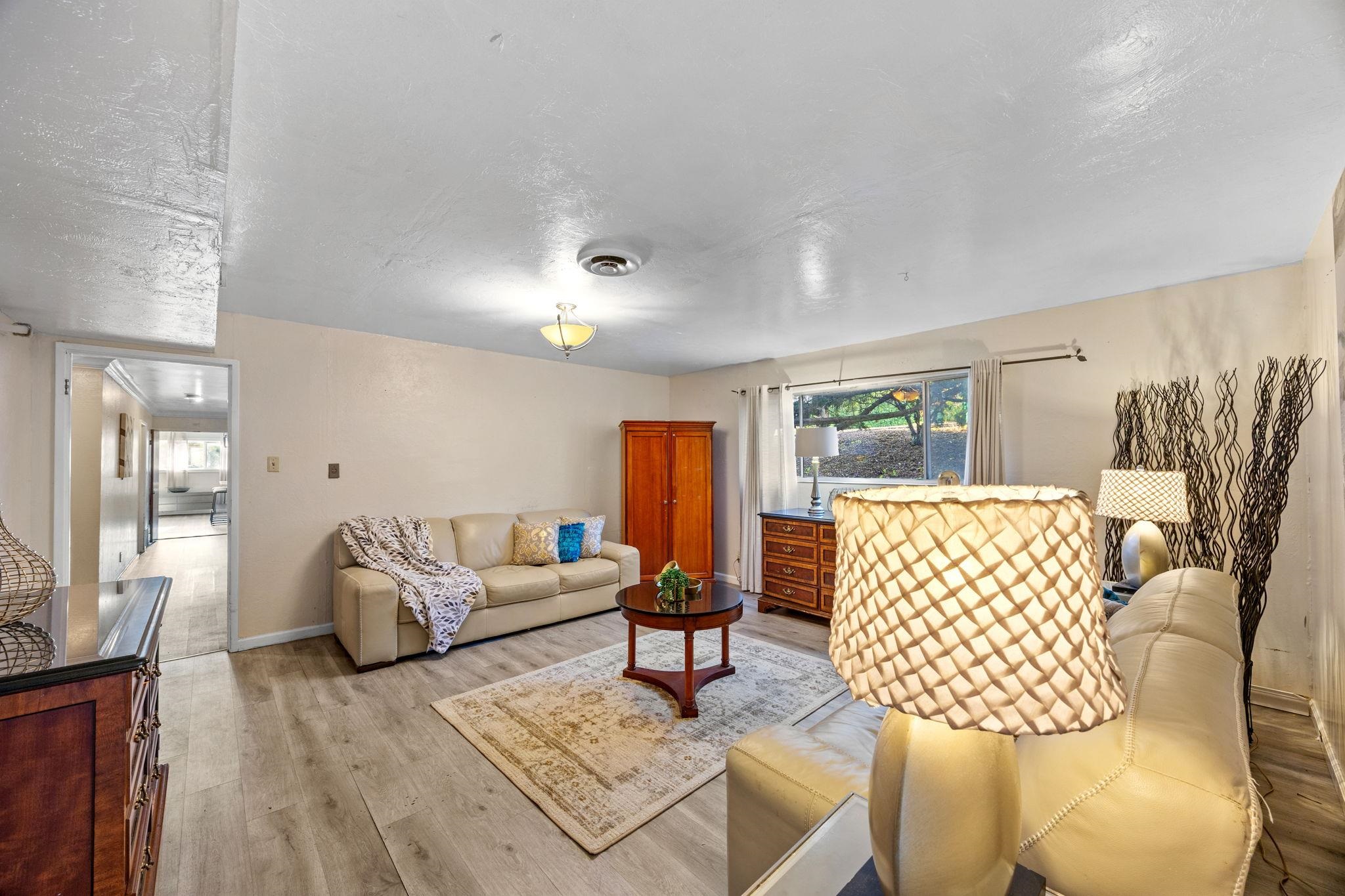 2245 Sol Street Castro Valley, CA 94578 - Photo 8 of 33