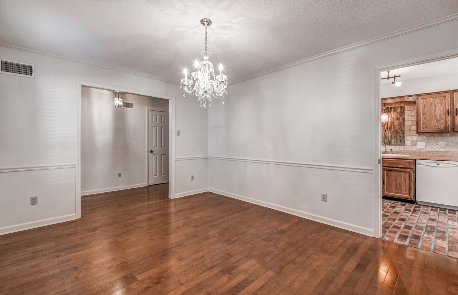1897 Allenby Road Germantown, TN 38139 - Photo 3 of 25 Gallery Image 3