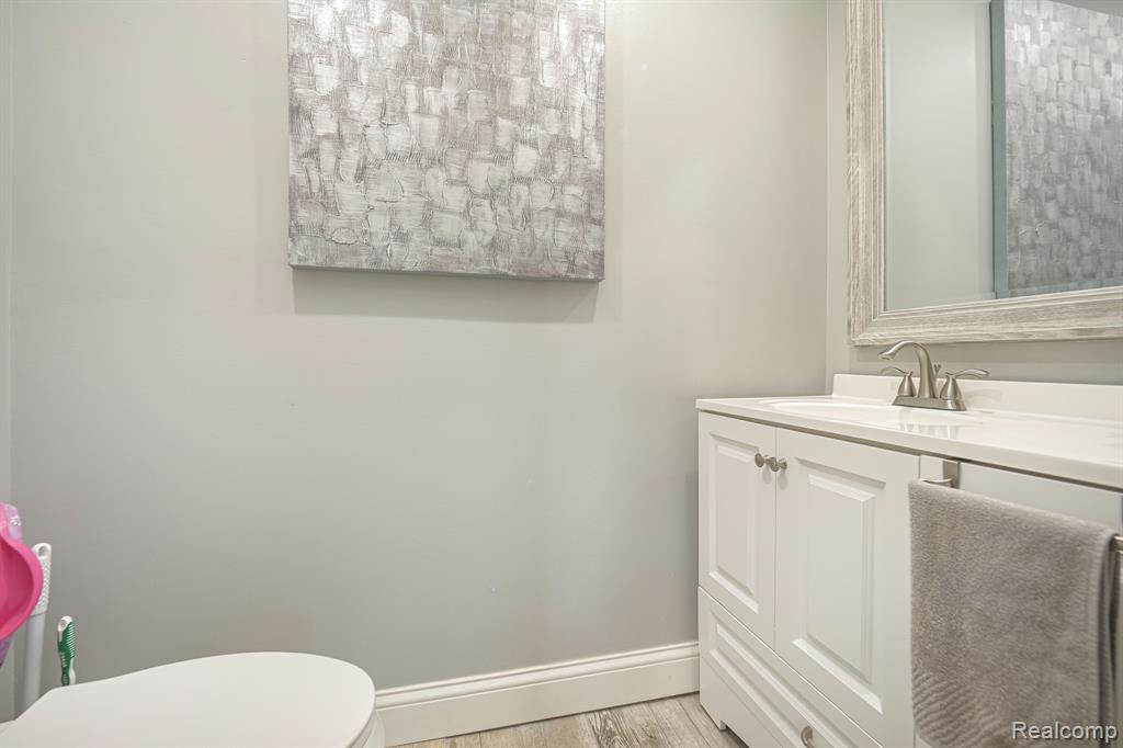 2244 Dutcher Road Howell, MI 48843 - Photo 5 of 22