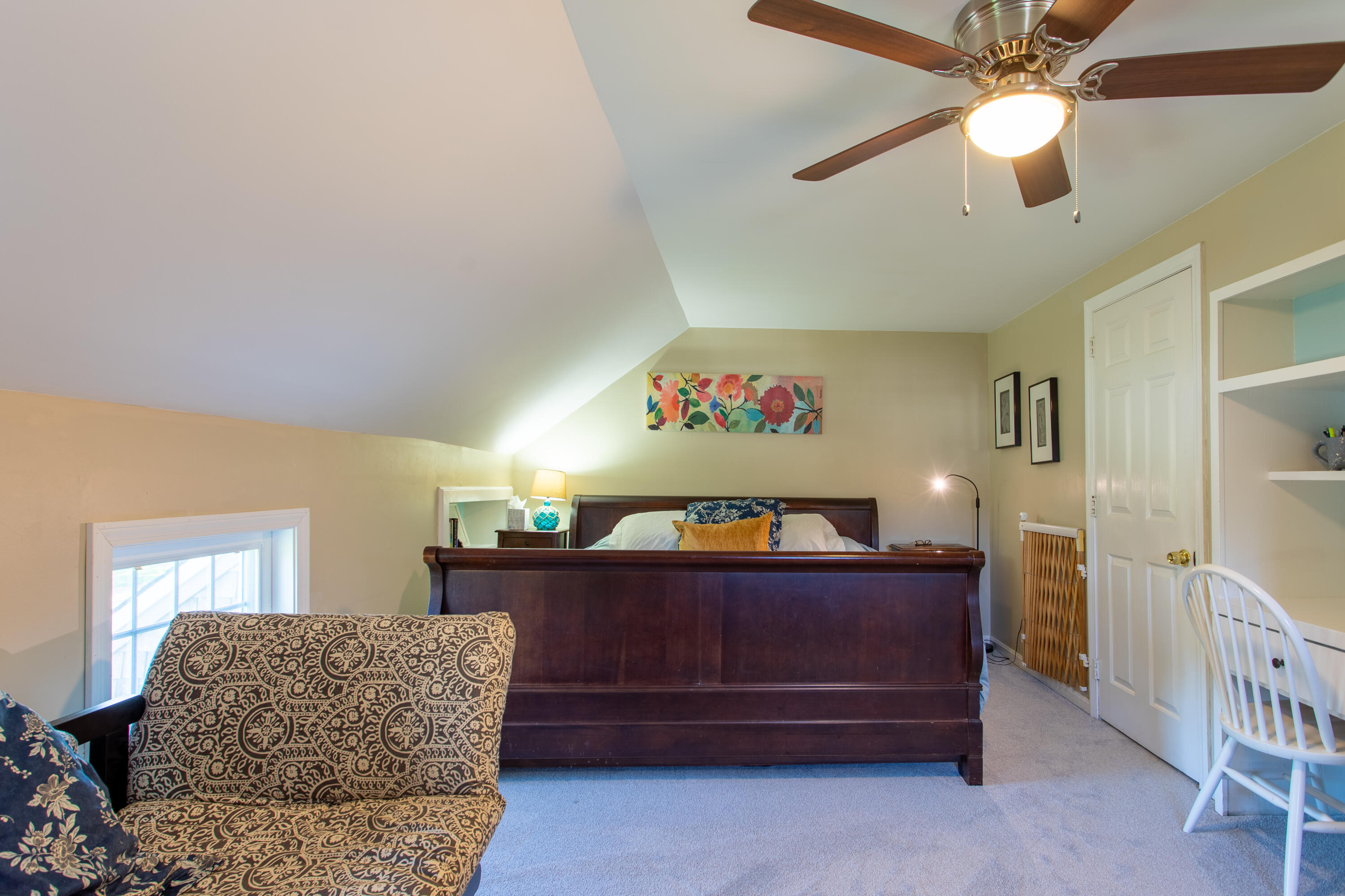 85 Stonehedge Road Barnstable, MA 02630 - Photo 32 of 41 a living room with furniture