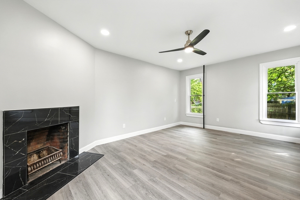 163 Thompson Street Springfield, MA 01109 - Photo 16 of 40 Gallery Image 16