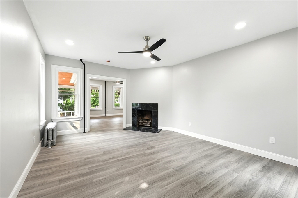 163 Thompson Street Springfield, MA 01109 - Photo 17 of 40 Gallery Image 17