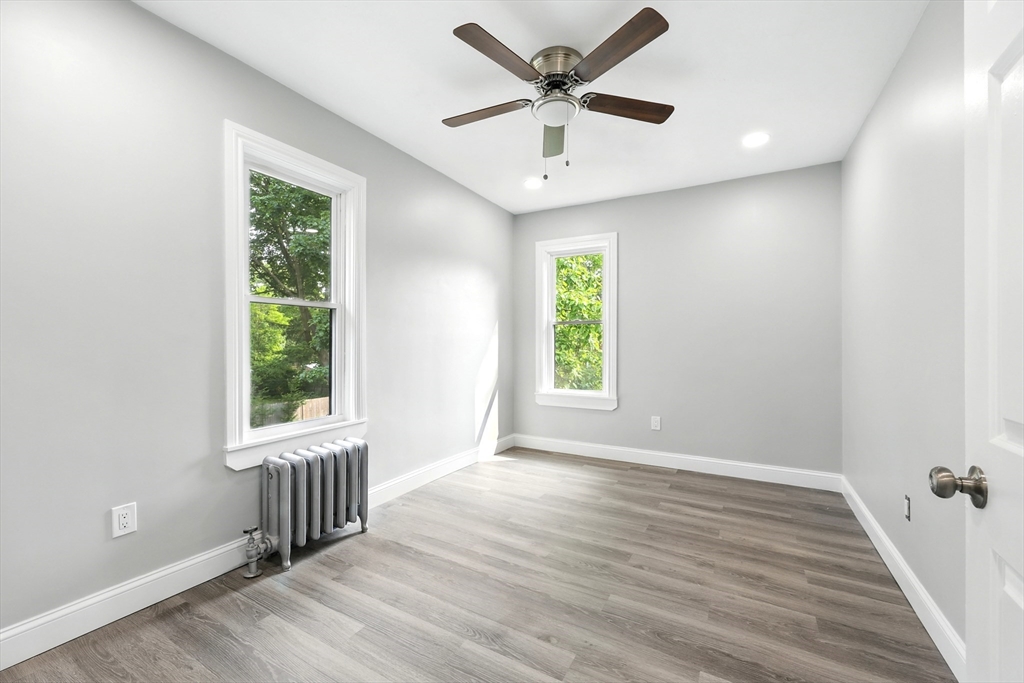 163 Thompson Street Springfield, MA 01109 - Photo 20 of 40 Gallery Image 20