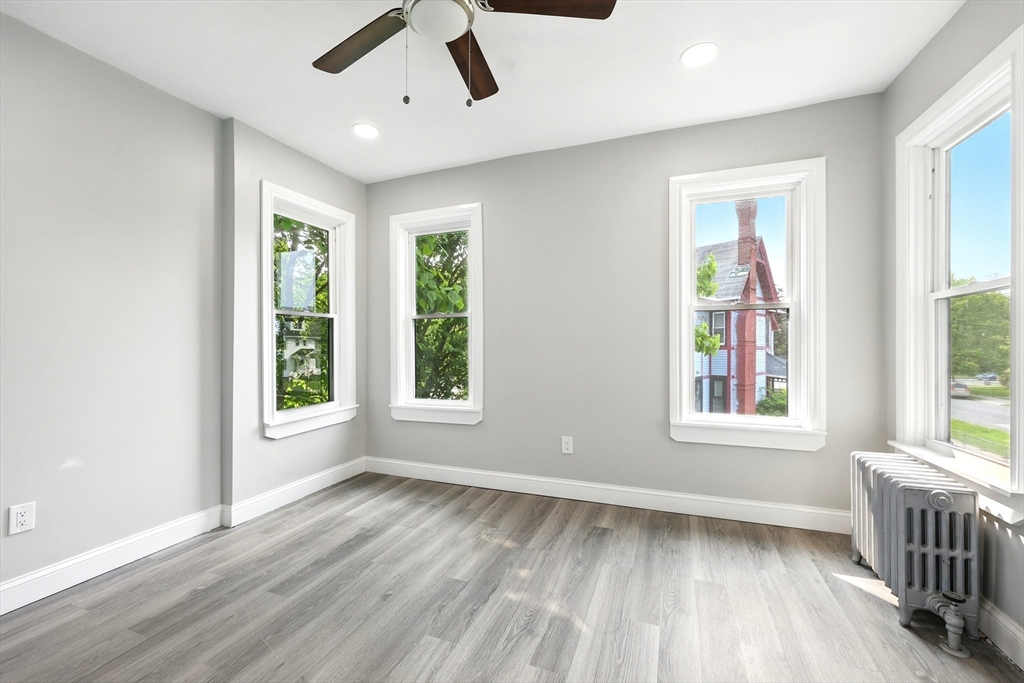 163 Thompson Street Springfield, MA 01109 - Photo 24 of 40 Gallery Image 24
