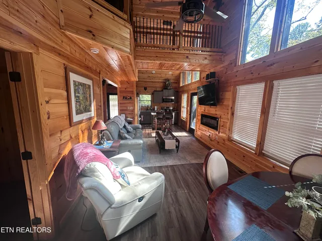 $699,900 | 866 Cabin Creek Way, Sevierville, TN 37862