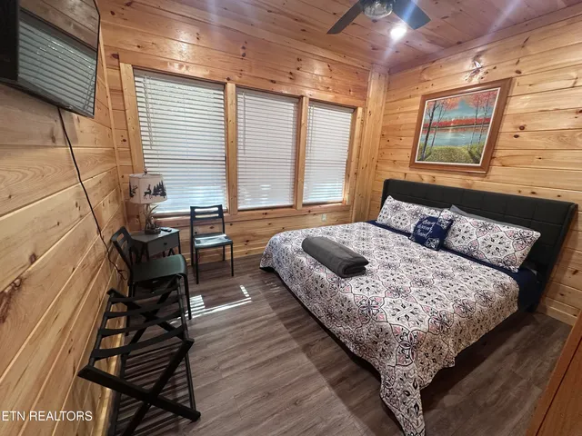 $699,900 | 866 Cabin Creek Way, Sevierville, TN 37862