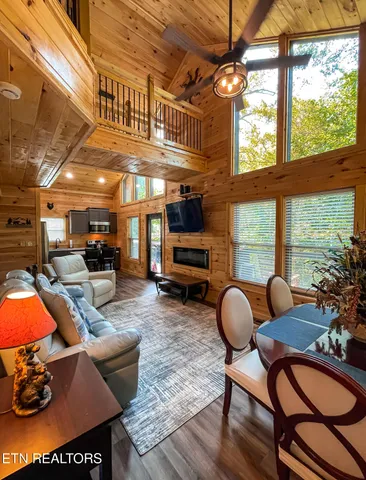 $699,900 | 866 Cabin Creek Way, Sevierville, TN 37862