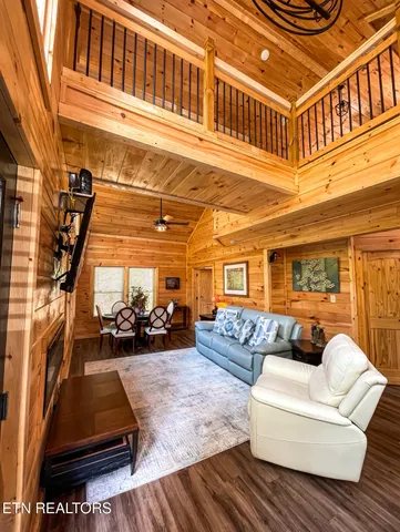 $699,900 | 866 Cabin Creek Way, Sevierville, TN 37862