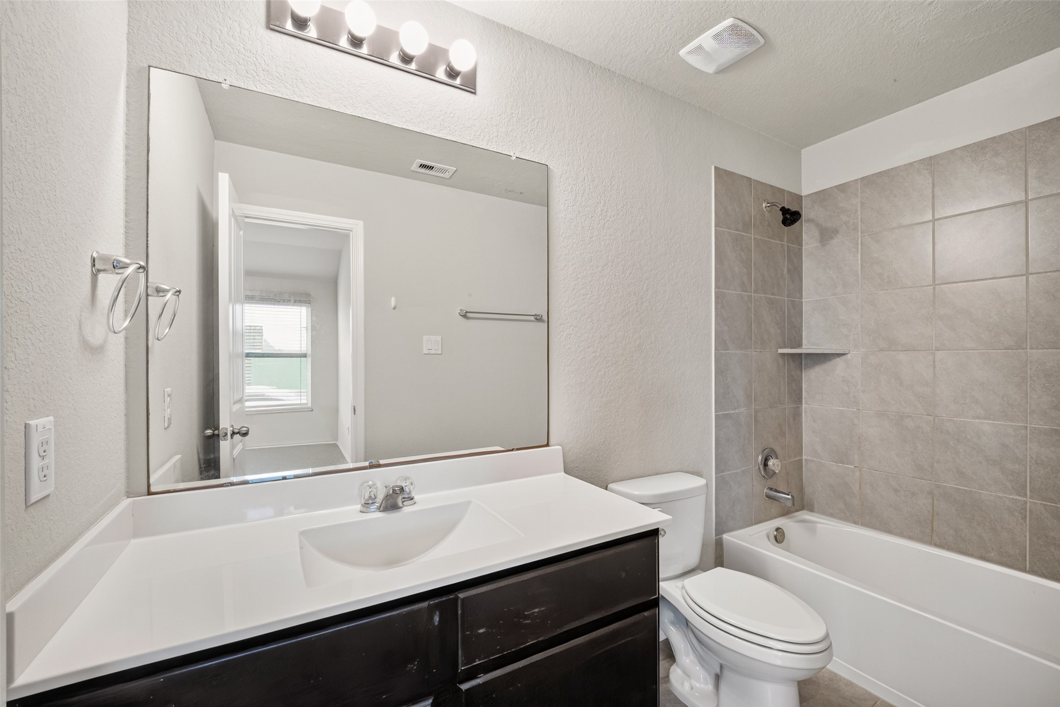 8126 Oakleaf Meadow Court Rosharon, TX 77583 - Photo 34 of 45 Gallery Image 34