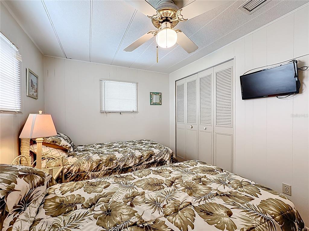 80 Del Rio Drive Palmetto, FL 34221 - Photo 18 of 30