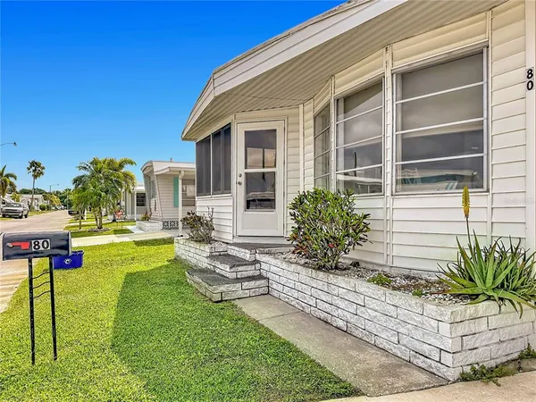 a front view of house with yard