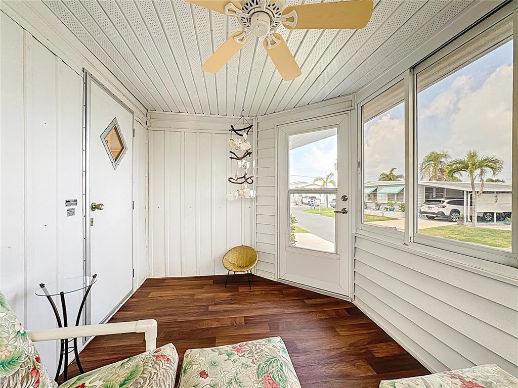 80 Del Rio Drive Palmetto, FL 34221 - Photo 5 of 30