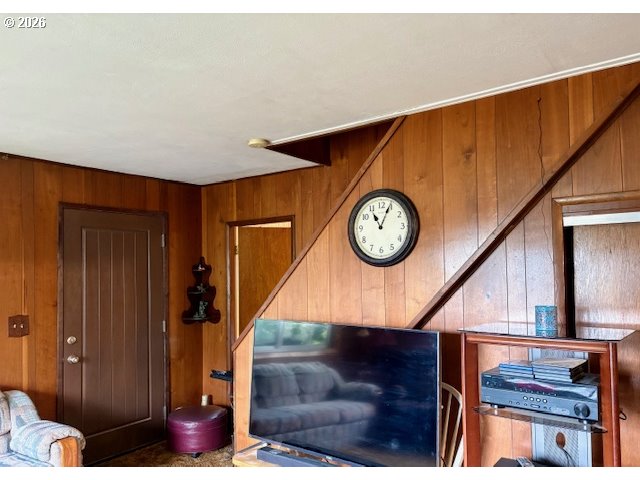 35620 9th Street Nehalem, OR 97131 - Photo 17 of 32 Living Room