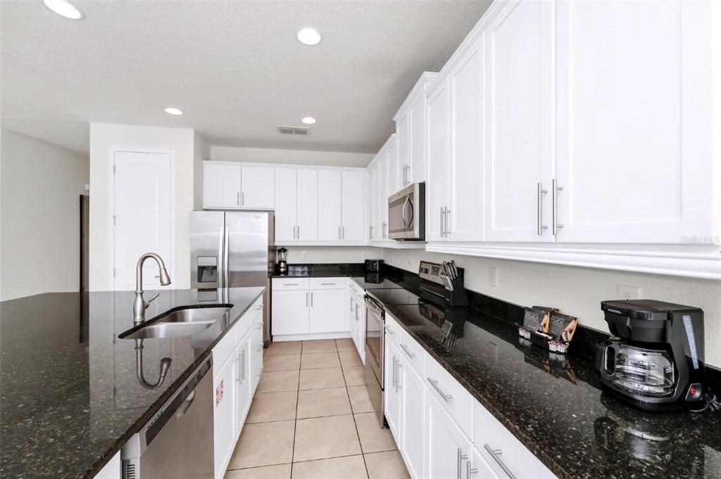 7727 Fairfax Drive Kissimmee, FL 34747 - Photo 7 of 31