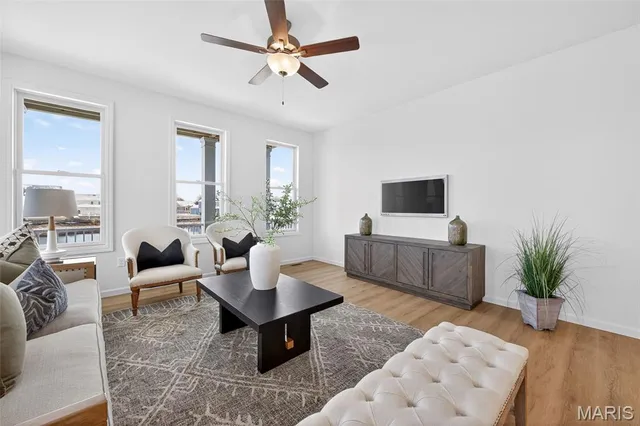 $633,965 | 210 Marais Temps Clair Drive, St. Charles, MO 63301