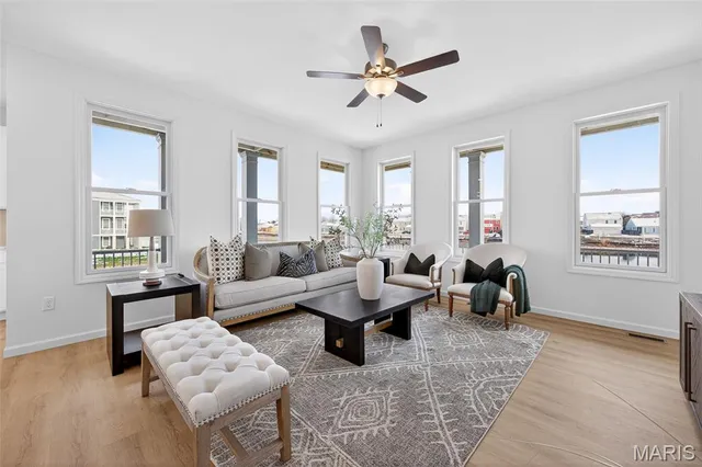 $633,965 | 210 Marais Temps Clair Drive, St. Charles, MO 63301