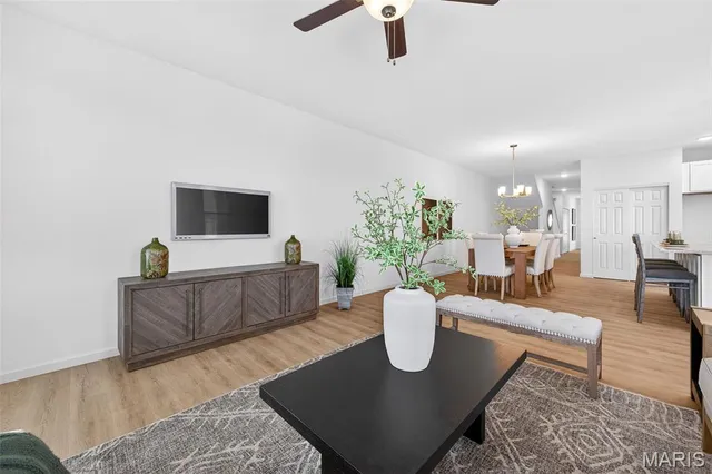 $633,965 | 210 Marais Temps Clair Drive, St. Charles, MO 63301