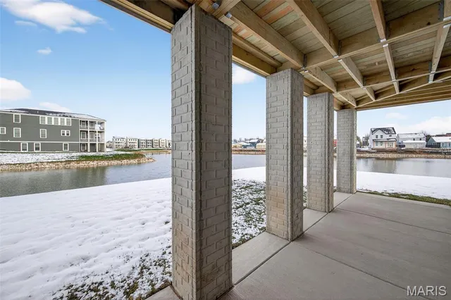 $633,965 | 210 Marais Temps Clair Drive, St. Charles, MO 63301