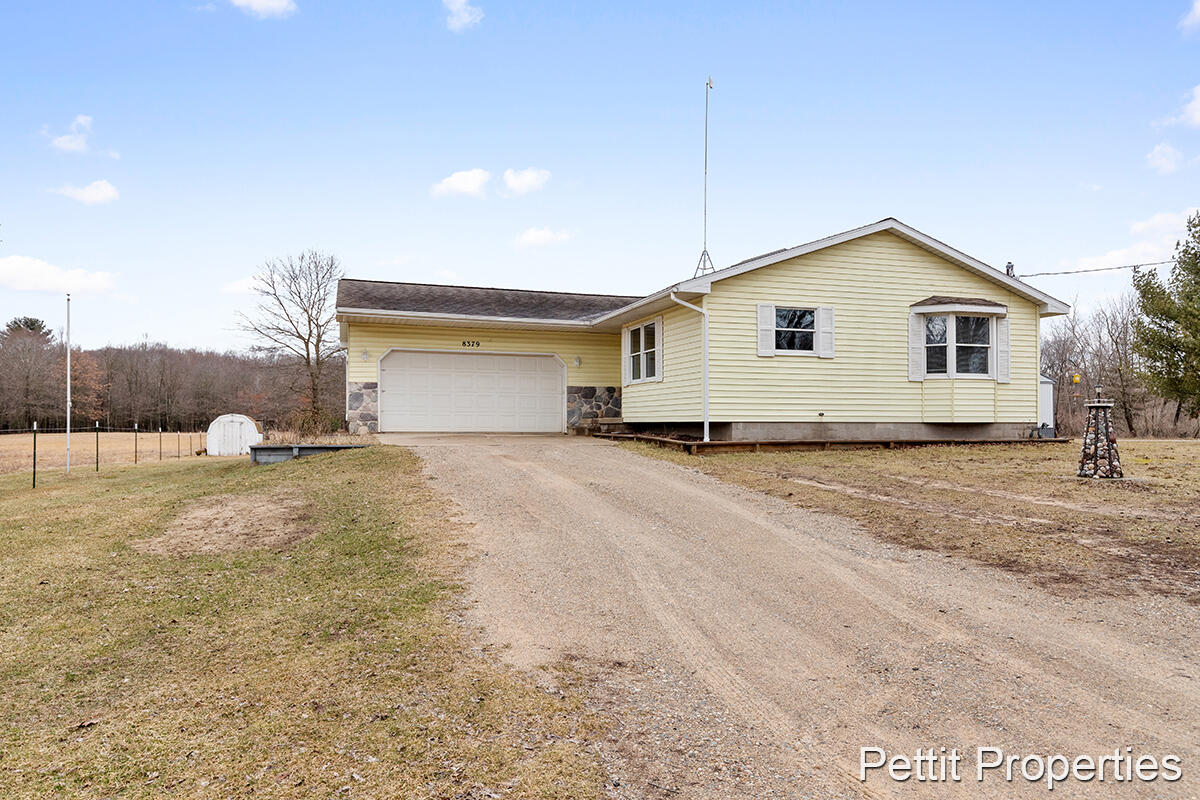 8379 Canfield Road Orleans, MI 48865 - Photo 3 of 33 IMG_1002