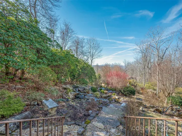 $1,675,000 | 149 Thrashing Rock Drive, Hendersonville, NC 28739