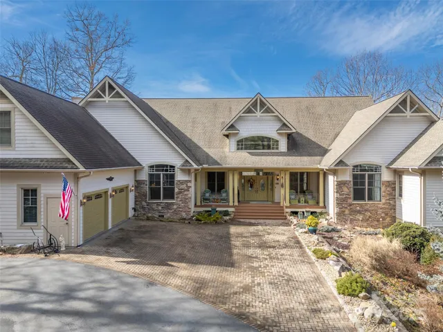 $1,675,000 | 149 Thrashing Rock Drive, Hendersonville, NC 28739