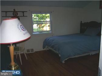 907 Glenroy Road Philadelphia, PA 19128 - Photo 5 of 7 Bedroom