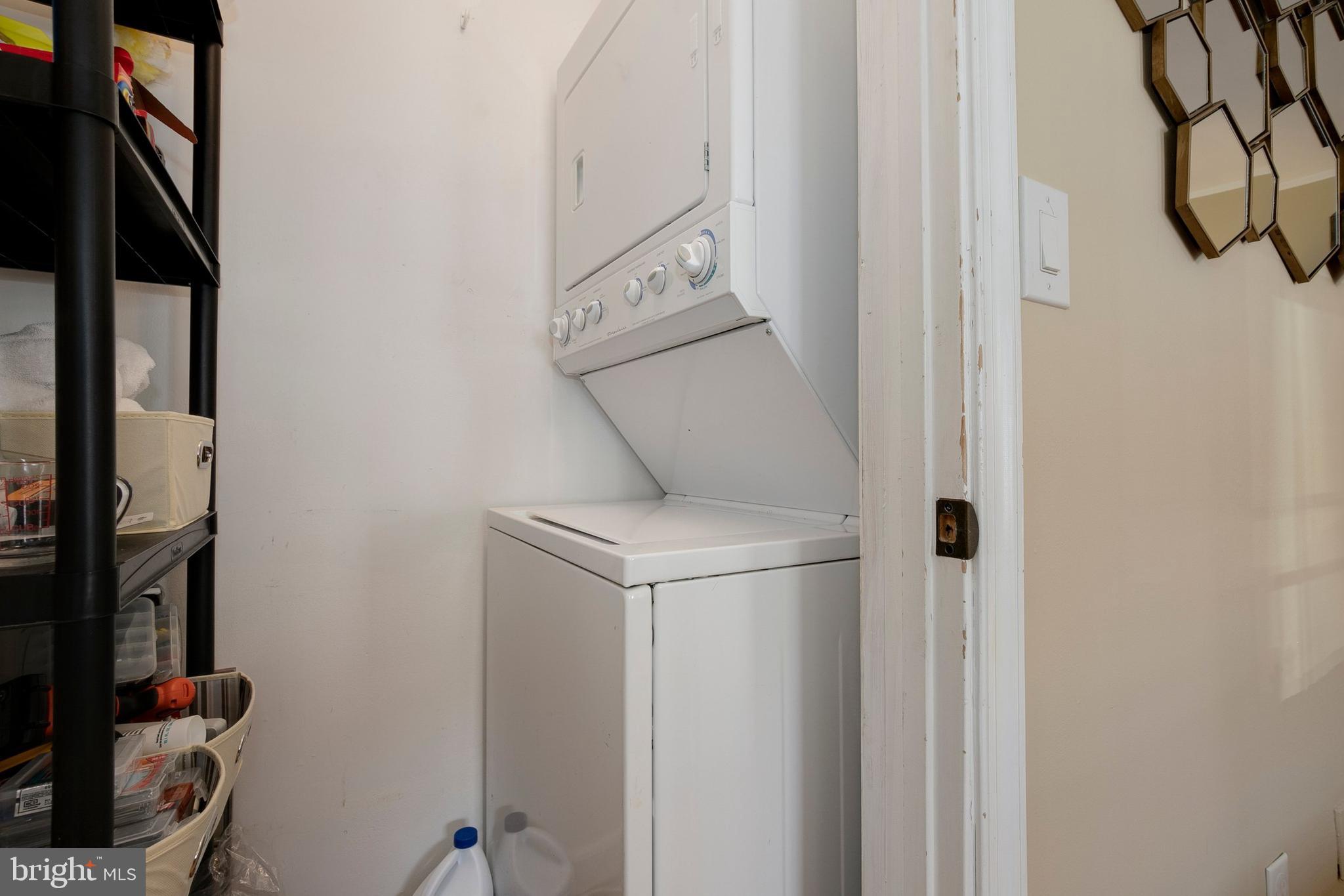 2700 13th Road South, Unit 379 Arlington, VA 22204 - Photo 23 of 26 a picture of stairs