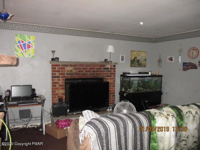 810 Trafalgar Road Tobyhanna, PA 18466 - Photo 4 of 9 4