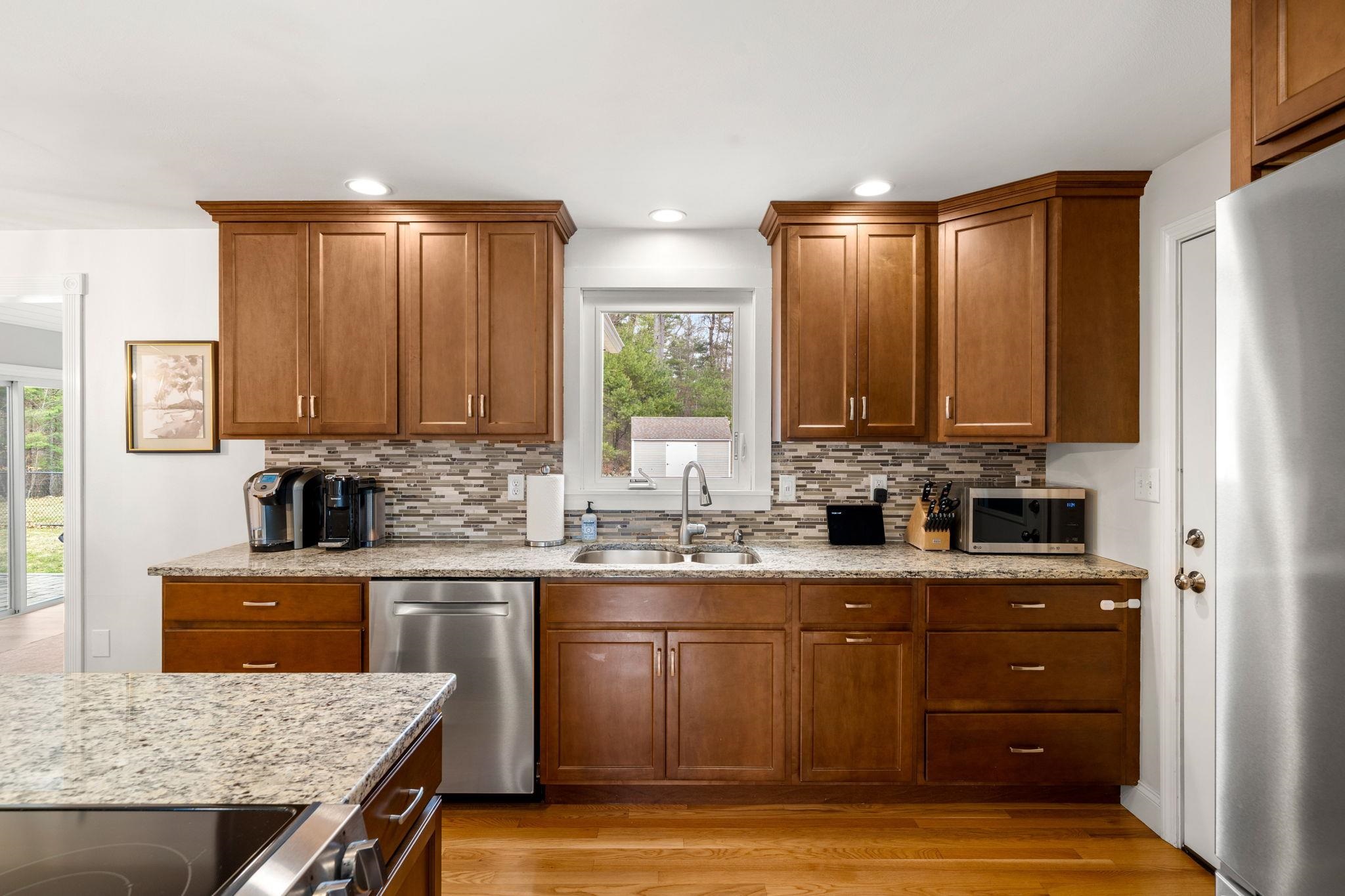5 Falcon Drive Pelham, NH 03076 - Photo 11 of 41