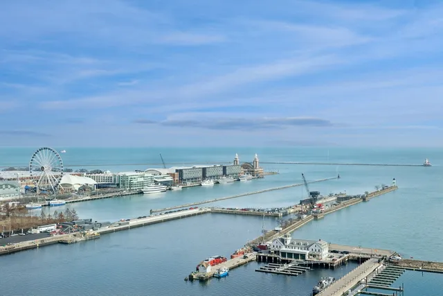 $950,000 | 211 North Harbor Drive, Unit 306, Chicago, IL 60601