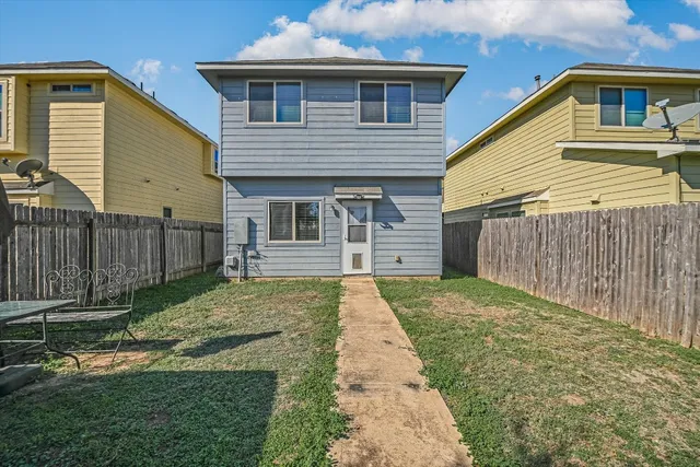 $1,650 | 4609 Esper Lane, Unit 323, Austin, TX 78725